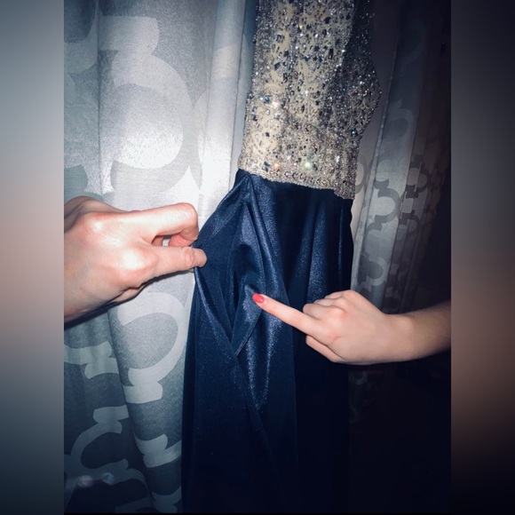 Prom/Formal dress - Picture 5 of 8